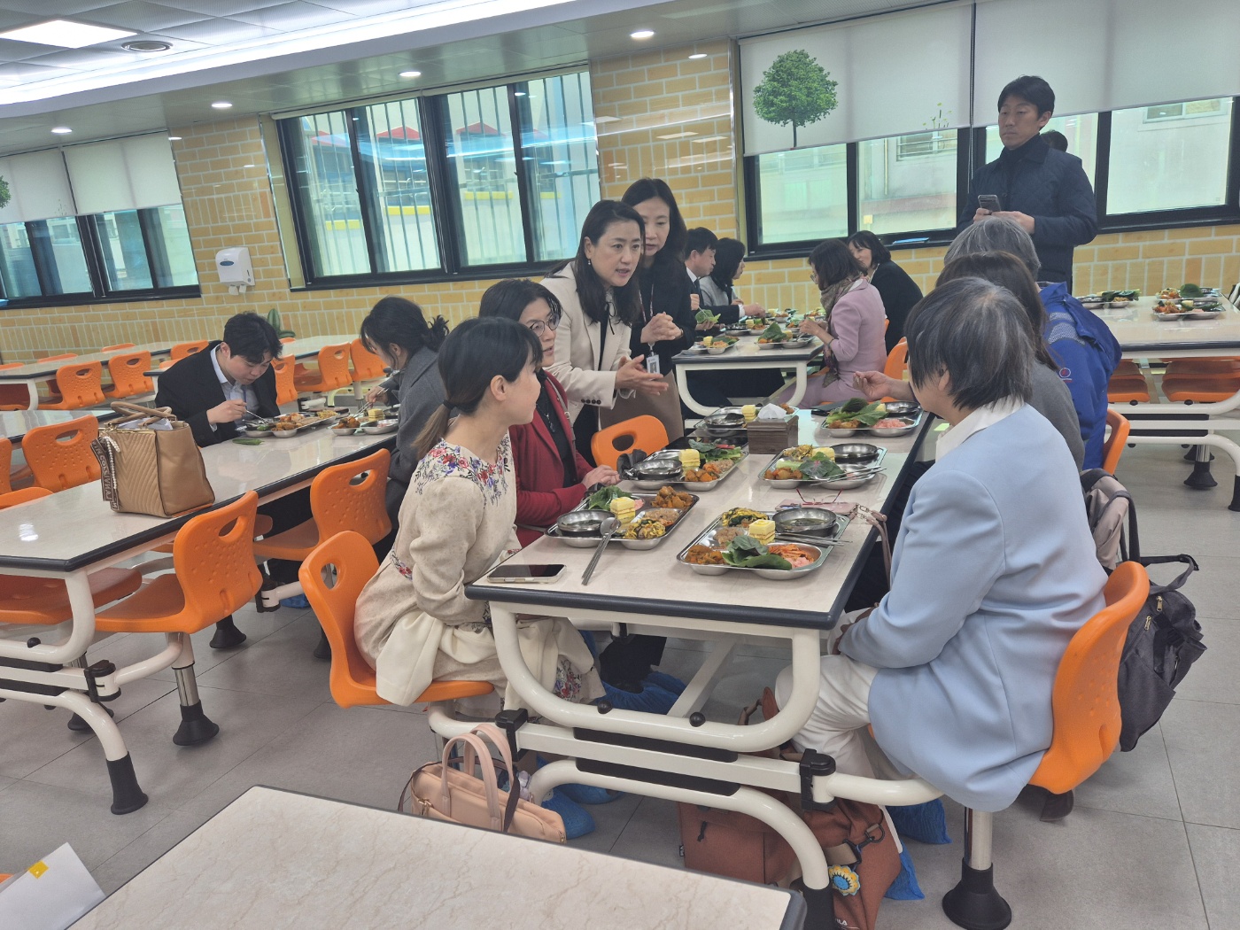 갈담초등학교 자율선택급식,  일본 방문단에 우수 사례로 소개_001 사진